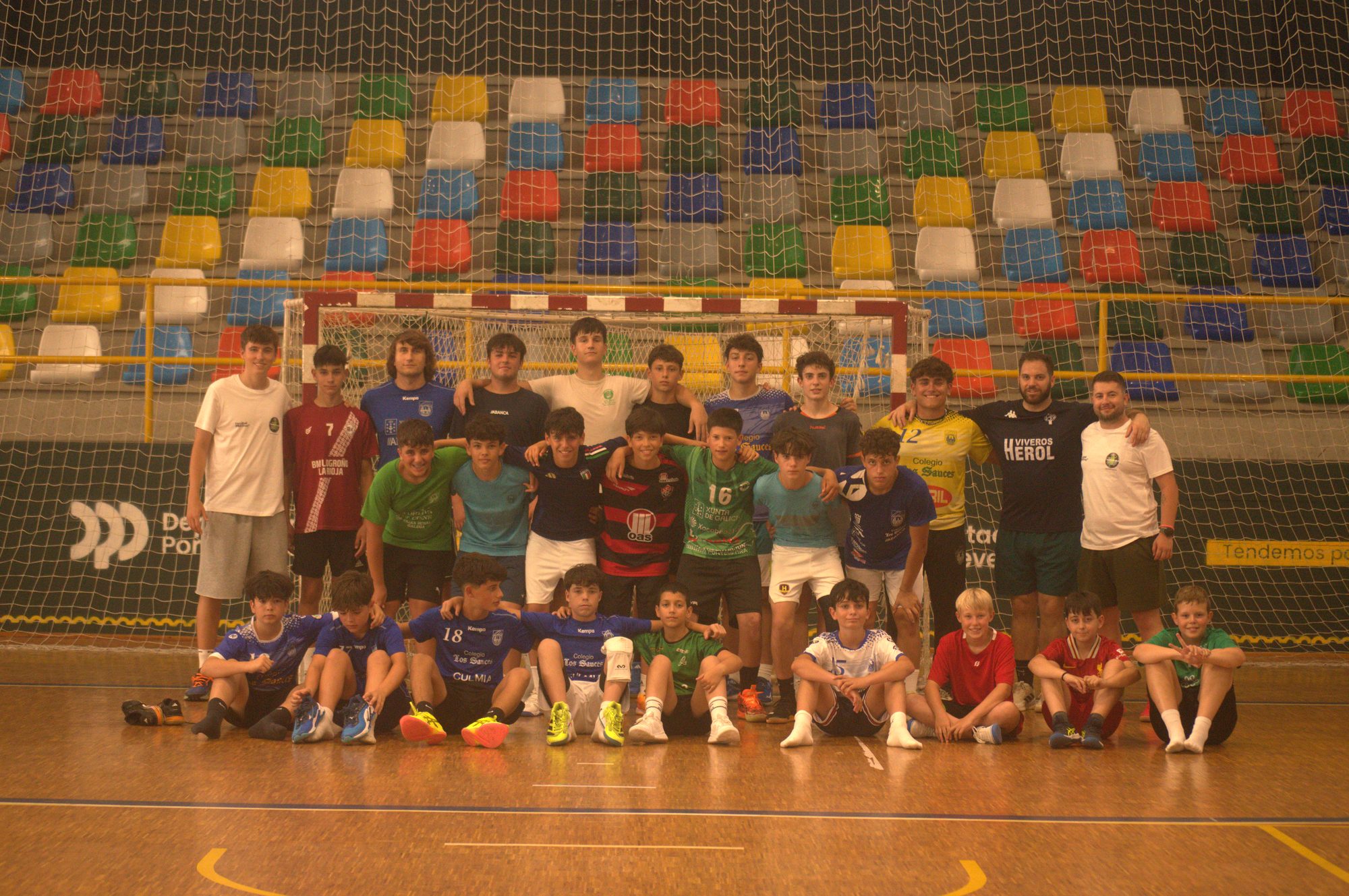 Foto de grupo del Campus Vila de Tecnificación de Balonmano